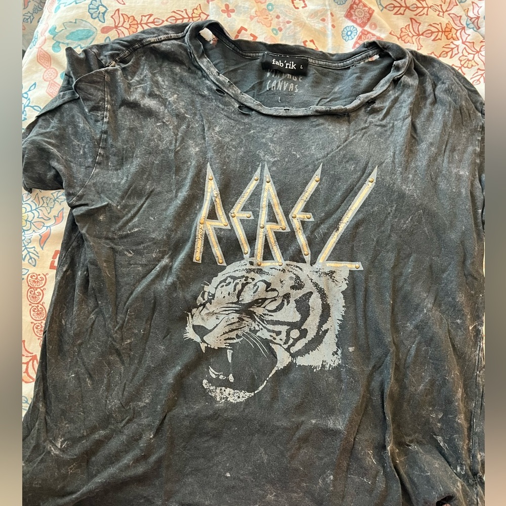 Oversized distressed Tshirt